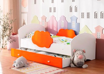 Детская кровать Тучка с ящиком, корпус Белый, фасад Оранжевый в Ангарске
