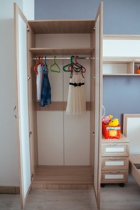 Двухдверный детский шкаф Остин М02 в Ангарске - предосмотр 3
